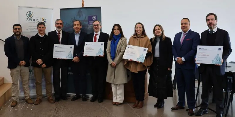 Profesora Carmen Venzano es distinguida por la PUC